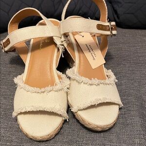 Women's Cream Canvas Tommy Bahama Sandals-New